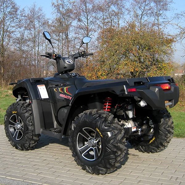 Hunter XYST400 4x4 ATV z vitlom